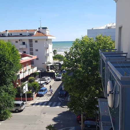 Hotel Le Vele - Fronte spiaggia Playa del Sol 108-109 Riccione Esterno foto