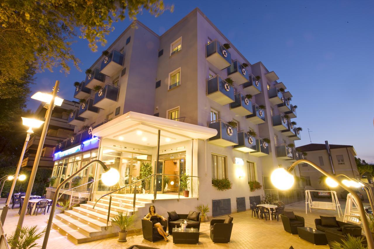 Hotel Le Vele - Fronte spiaggia Playa del Sol 108-109 Riccione Esterno foto