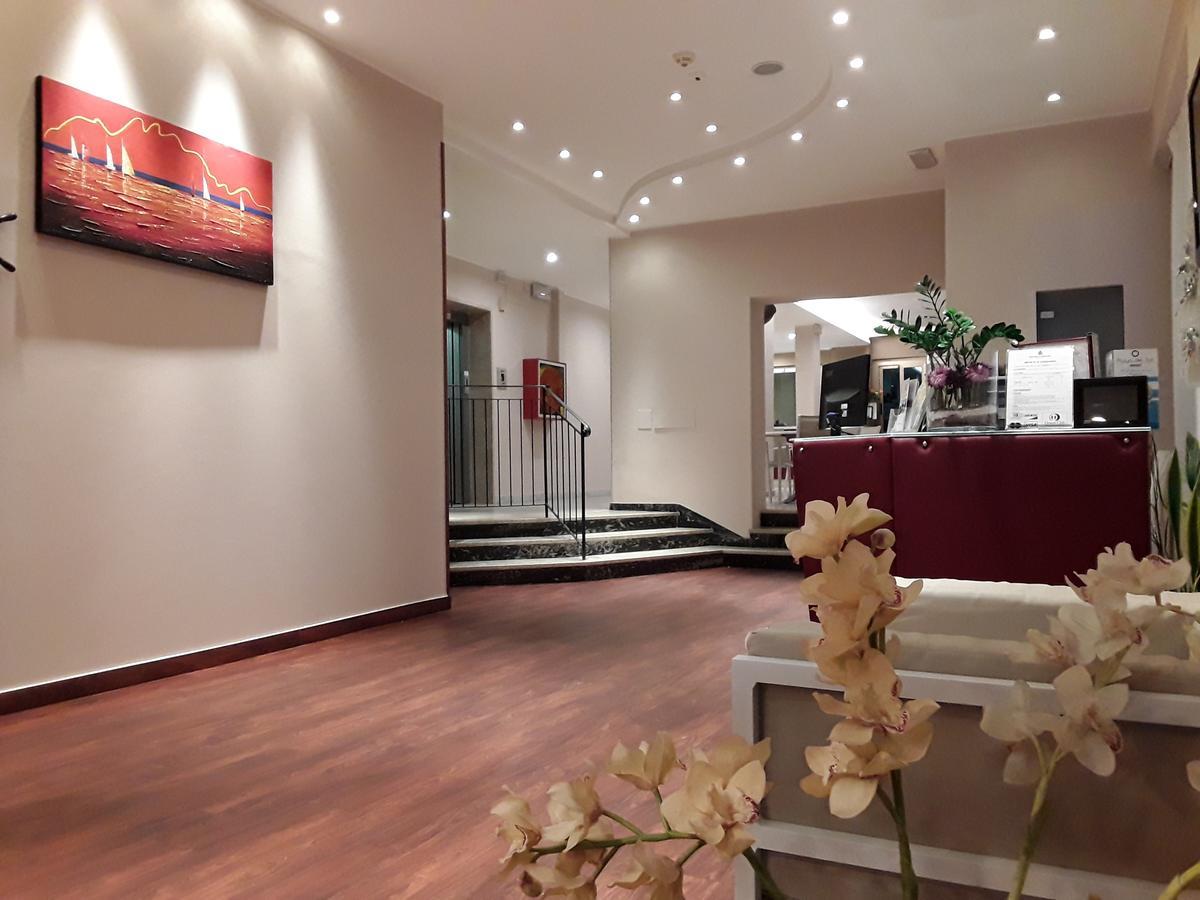 Hotel Le Vele - Fronte spiaggia Playa del Sol 108-109 Riccione Esterno foto